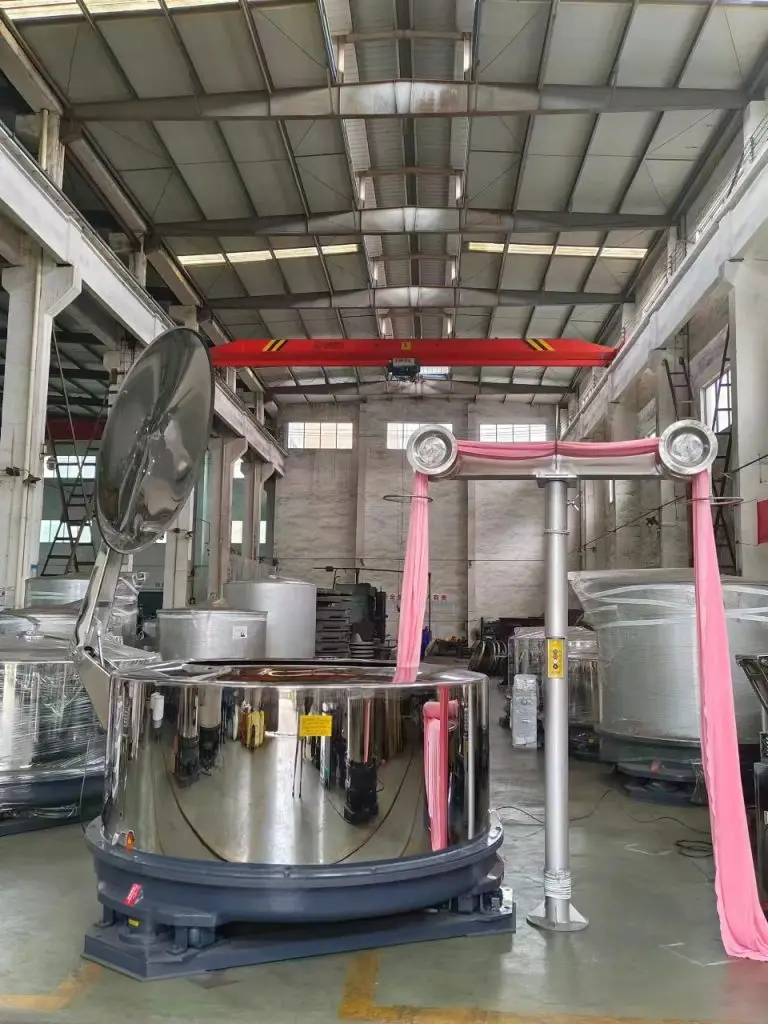 Centrífuga industrial para secado de telas en planta textil – Silqui-Tex