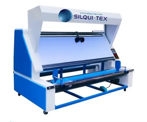 Revisadora de tela para control de calidad en procesos textiles. Ideal para tejidos planos o de punto. Incluye sistema de enrollado, iluminación superior y estructura metálica reforzada.